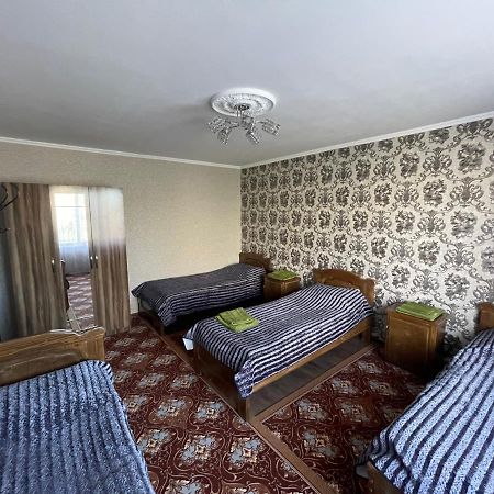 Guest House Eles Каракол Екстериор снимка