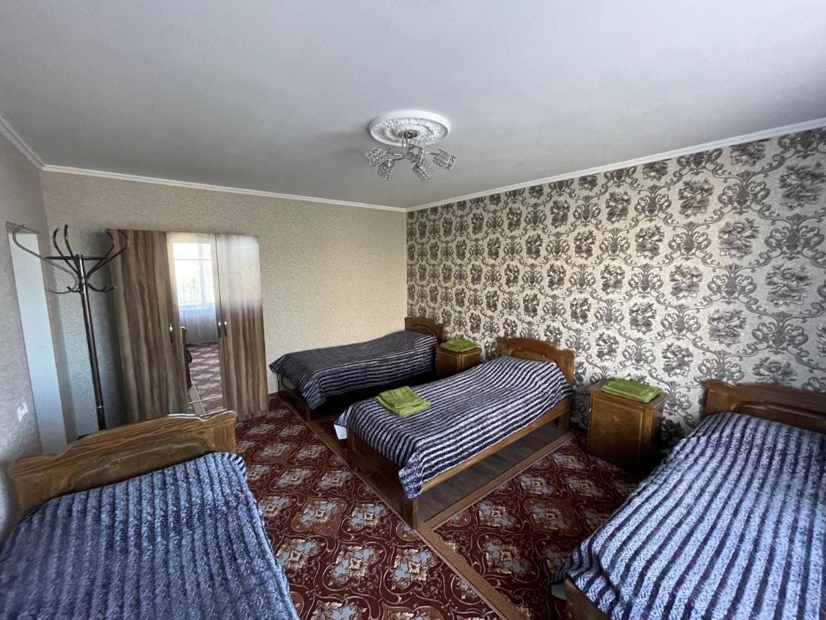 Guest House Eles Каракол Екстериор снимка