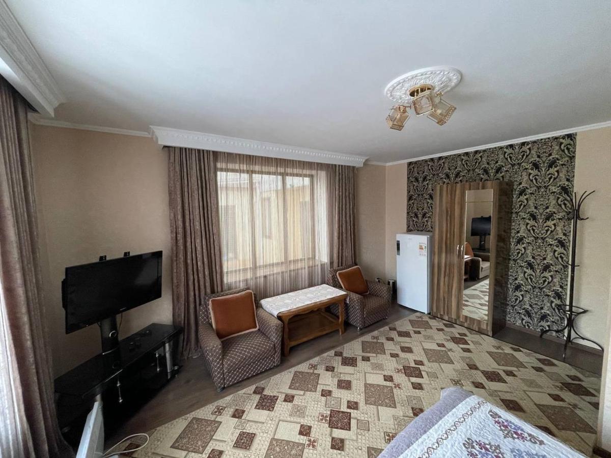 Guest House Eles Каракол Екстериор снимка